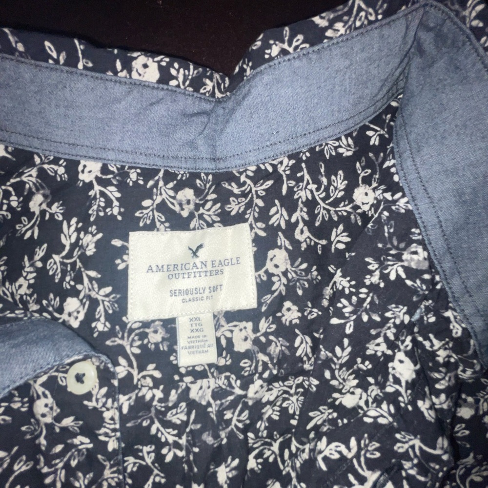 American eagle button down shirt hardly worn